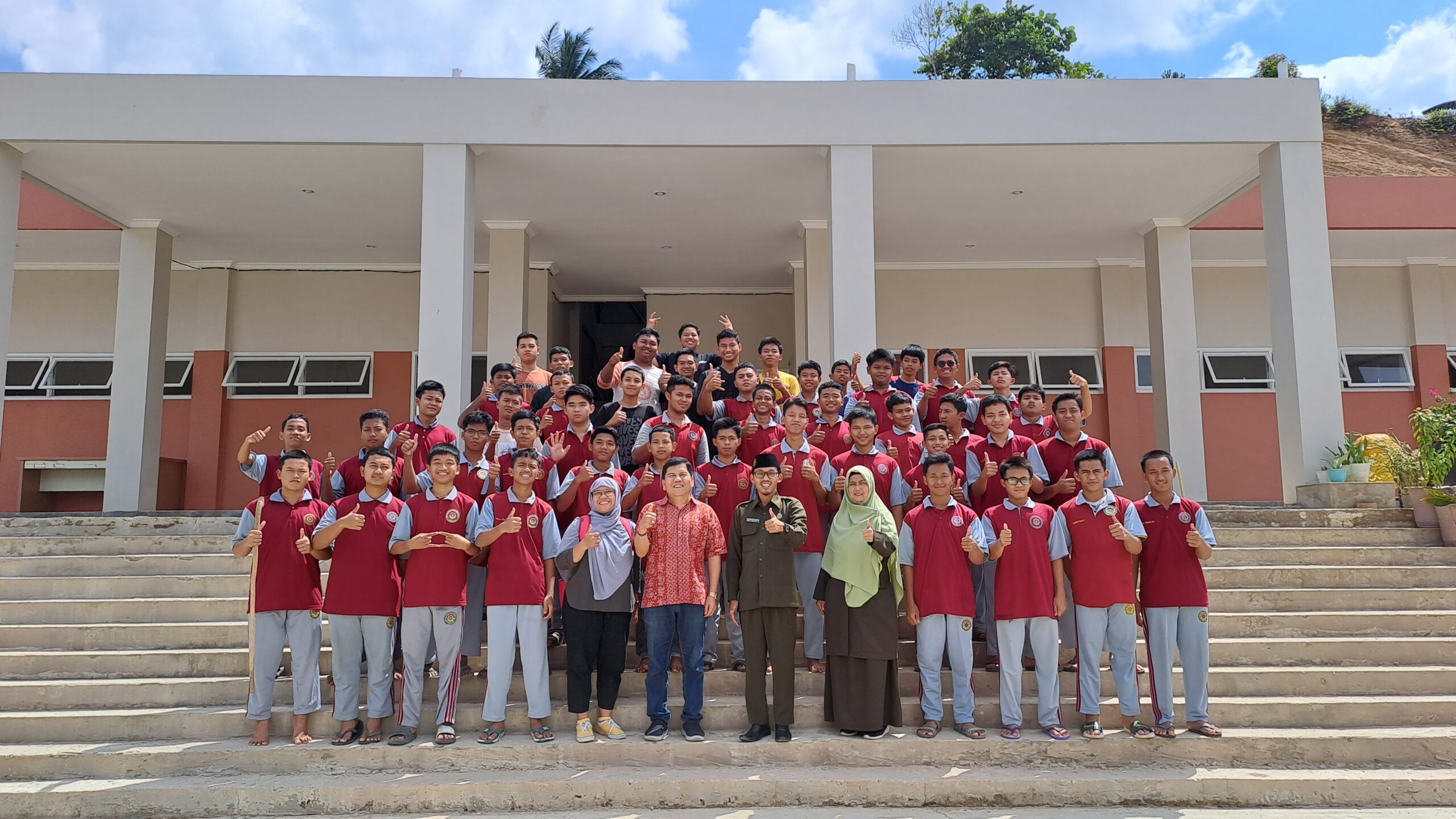 Peneliti Badan Riset dan Inovasi Nasional berkunjung ke SMA istiqamah Boarding school.