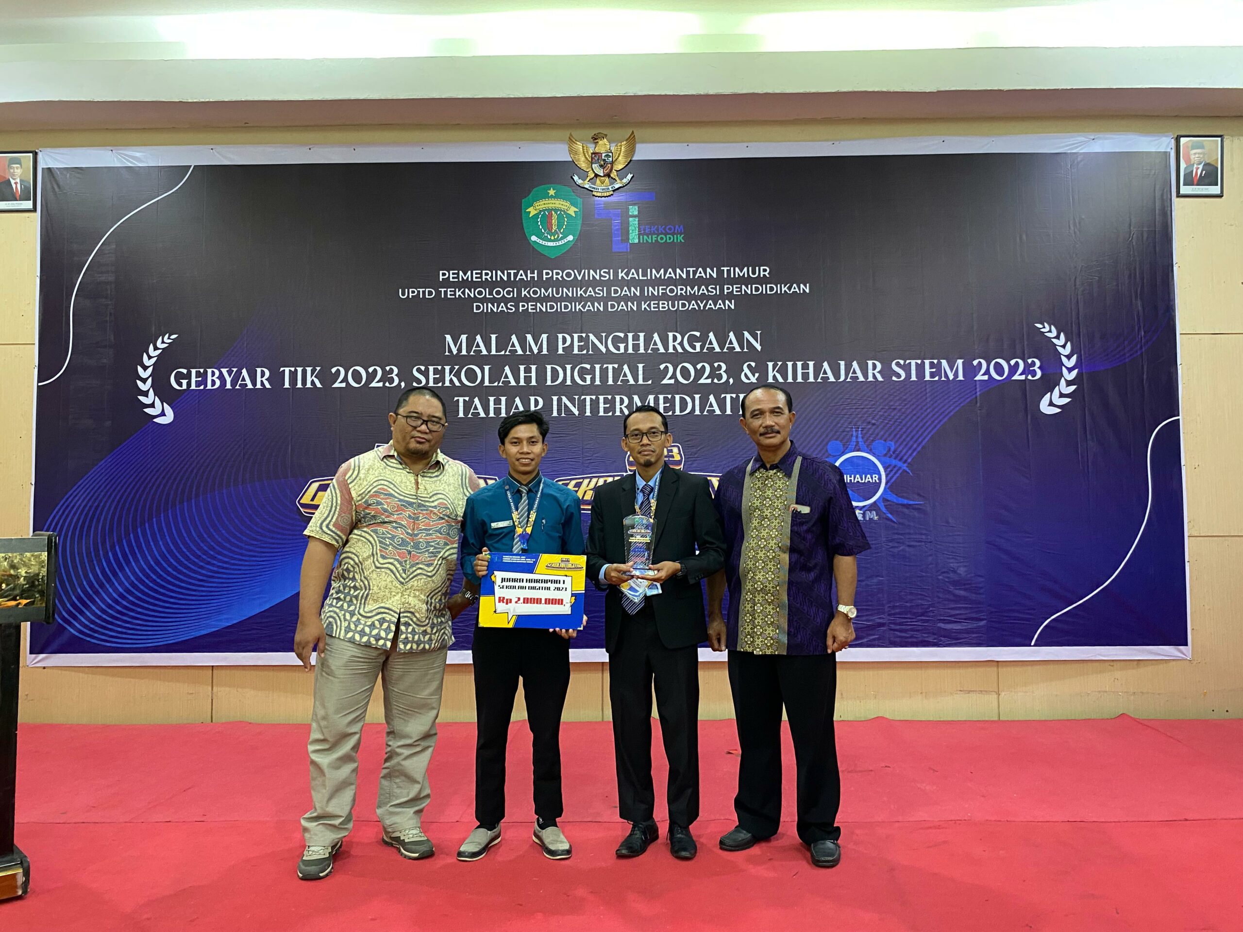 SMAIM Mendapatkan Pengahargaan Sekolah Digital & Humas Terbaik Se-Kalimantan Timur.