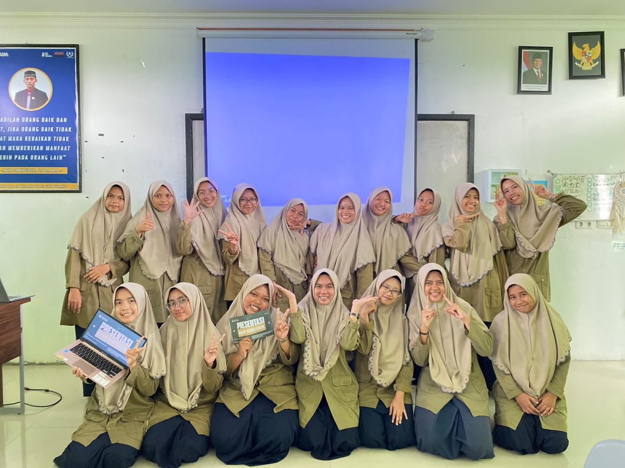 SMA Istiqamah Muhammadiyah Gelar Ujian Artikel Ilmiah 2025: Wujudkan Riset Menuju Generasi Berpikir Kritis