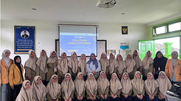 Pelatihan Public Speaking ”Beyond Words: The Art of Public Speaking” di SMA Istiqamah Muhammadiyah