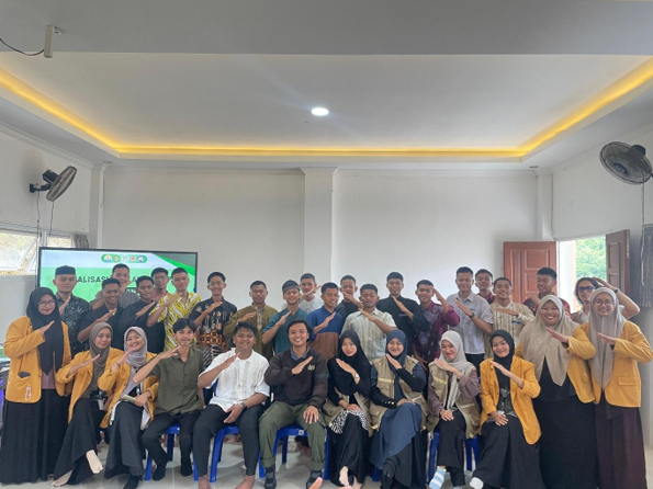 Dari Sekolah untuk Lingkungan: Edukasi Pemilahan Sampah Bersama Bank Sampah Faperta UNMUL