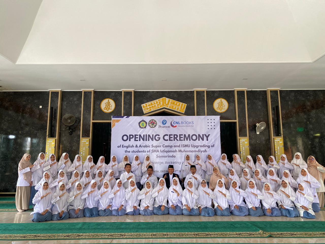 SMA Istiqamah Muhammadiyah Samarinda Gelar Opening Ceremony English–Arabic Super Camp dan ISMU Upgrading 2025