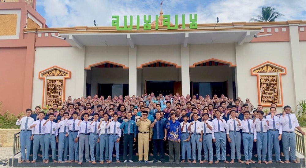 "Memperkaya Ilmu dan Karakter, Pesantren Istiqamah Gelar Pembukaan Projek Penguatan Prodif Pelajar Pancasila (P5), English Super Camp, dan 3rd Year Student Acceleration Class"