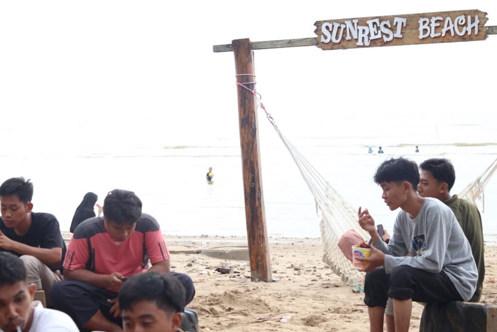 Rihlah Santri 2022:  Santri Istiqamah di Pantai Balikpapan