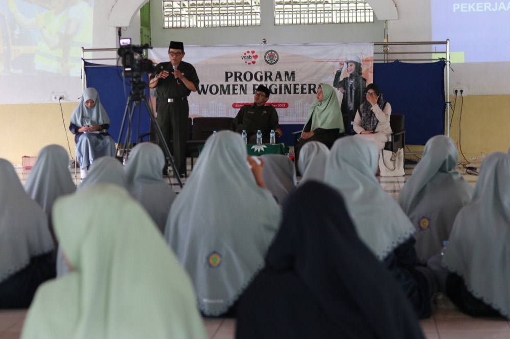 Sosialisasi “Women Engineers” untuk Santriwati SMA Istiqamah Muhammadiyah