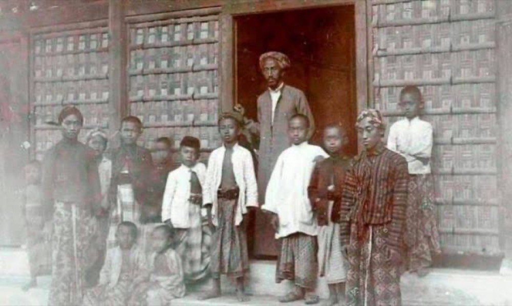 K.H. Ahmad Dahlan: Pelopor Pendidikan Islam di Indonesia